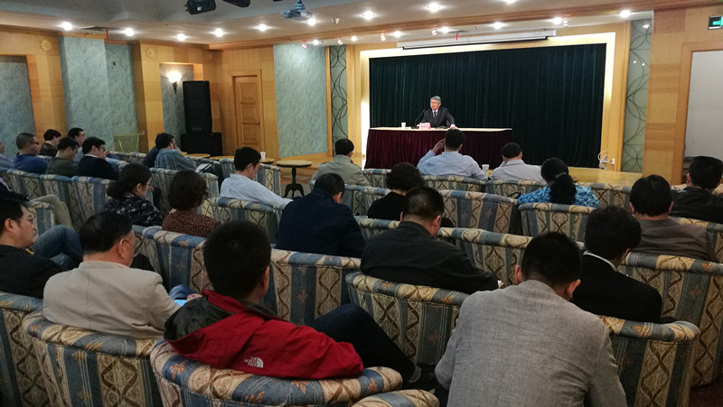 1493082454806619.jpg 集團(tuán)傳達(dá)學(xué)習(xí)市“兩會”精神 (1).jpg