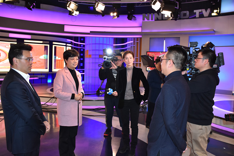 6參觀高清演播室.JPG