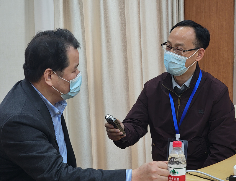 新聞廣播記者翁常春采訪省衛(wèi)健委副主任夏時暢.jpg