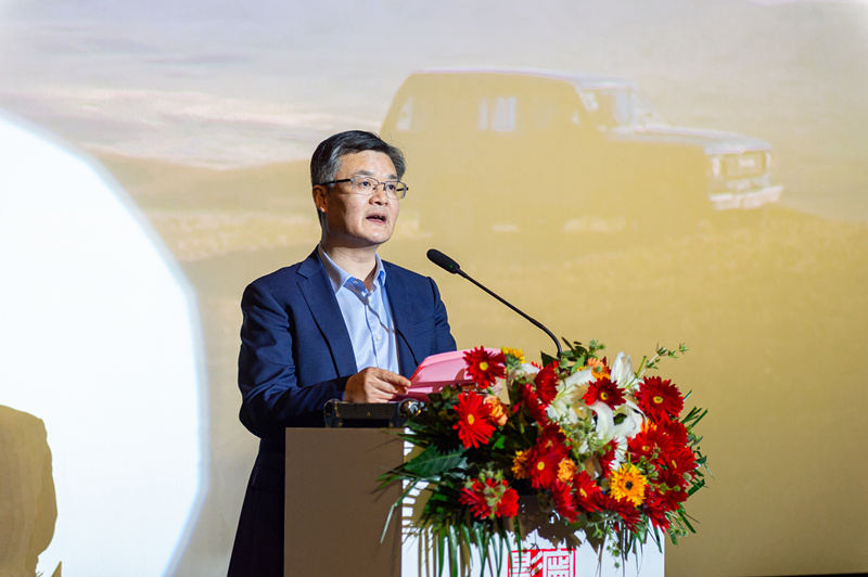寧波廣播電視集團黨委書記、總裁、總編輯李可在首映式上致辭.jpg