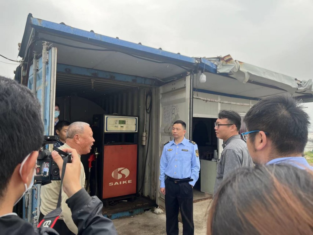 5 危險的“流動加油車”.jpg